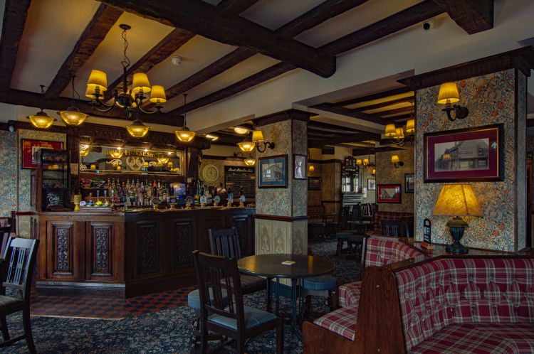 The Three Horseshoes